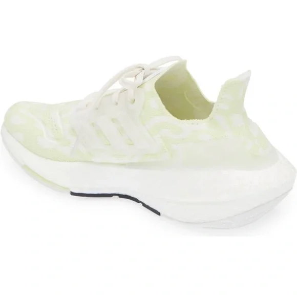 Adidas Ultraboost 22 Almost Lime - Picture 2 of 14